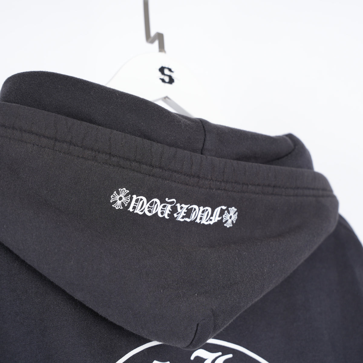 CHROME HEARTS BLACK THERMAL HORSESHOE FLORAL DAGGER ZIP UP