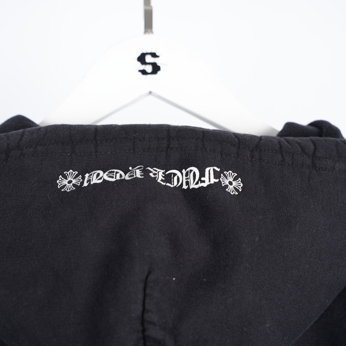 CHROME HEARTS BLACK SCROLL LOGO PULL OVER HOODIE