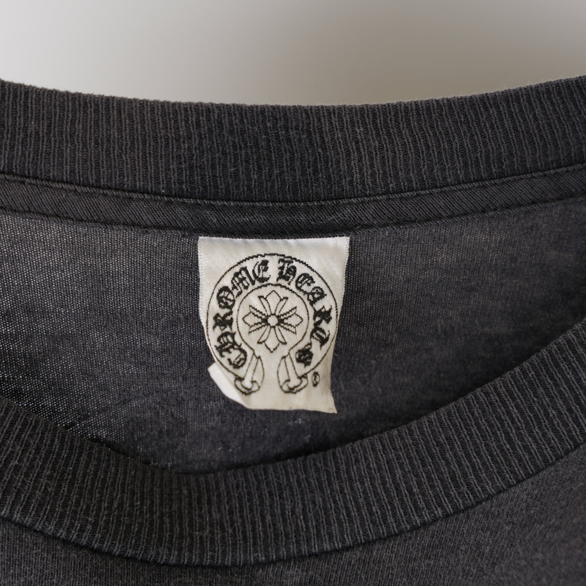 CHROME HEARTS FADED VINTAGE DAGGER POCKET FLORAL LONG SLEEVE TEE