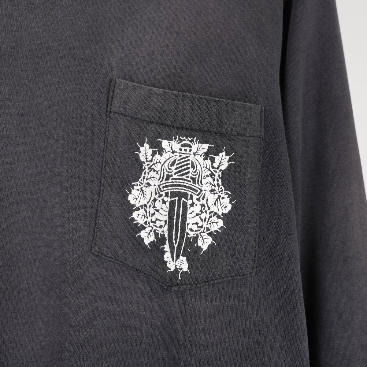 CHROME HEARTS FADED VINTAGE DAGGER POCKET CROSS LONG SLEEVE TEE