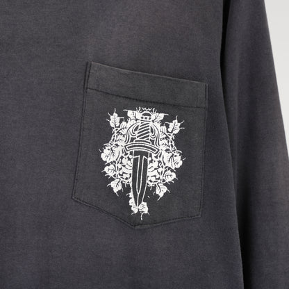 CHROME HEARTS FADED VINTAGE DAGGER POCKET CROSS LONG SLEEVE TEE