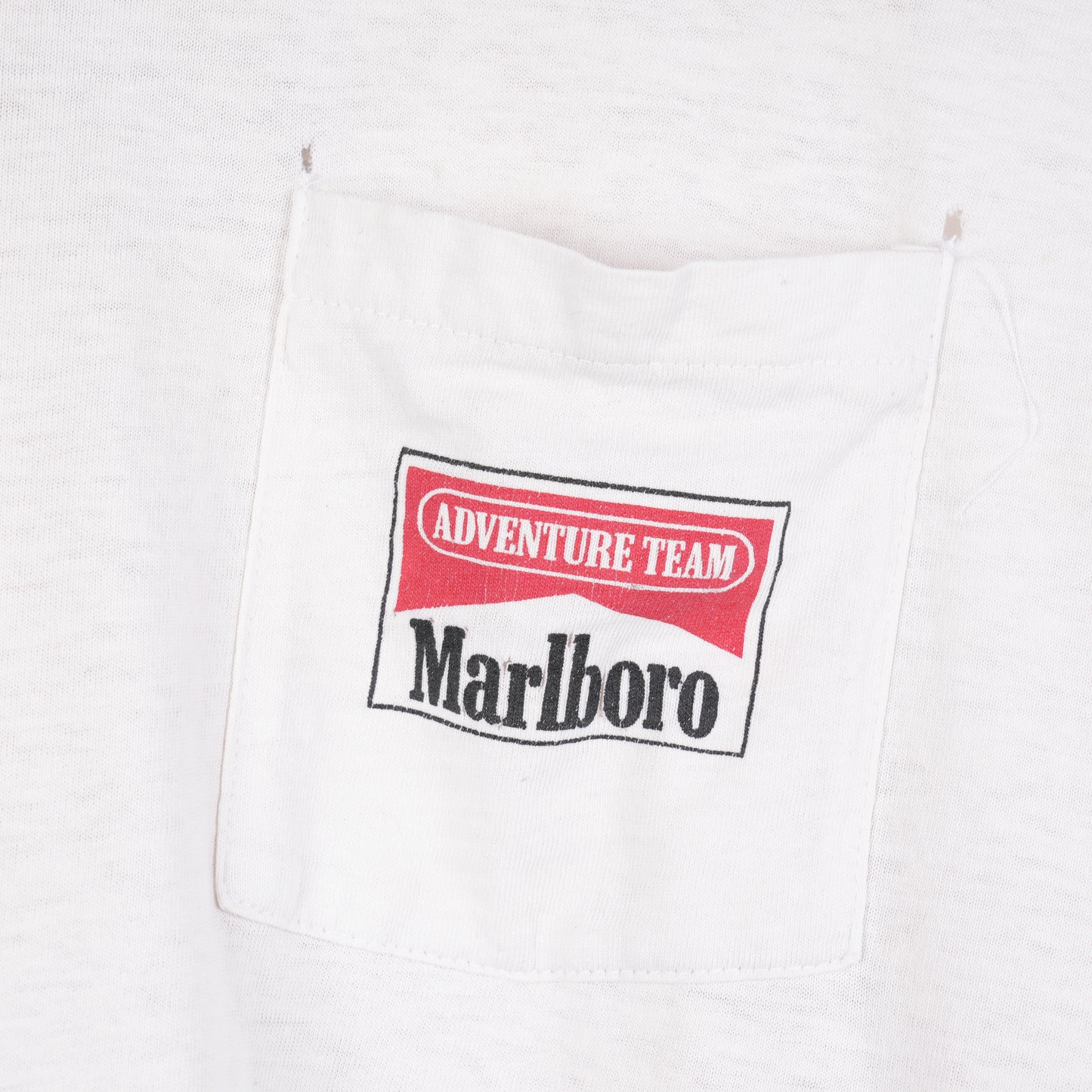 VINTAGE WHITE MARLBORO ADVENTURE TEAM TEE