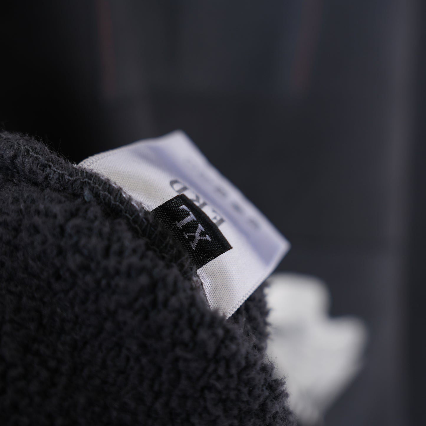 ERD BLACK MAXFIELD ASSEMBLAGE PULLOVER /25