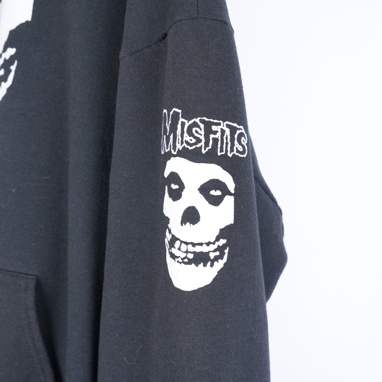 VINTAGE MISFITS SKULL BLACK HOODIE
