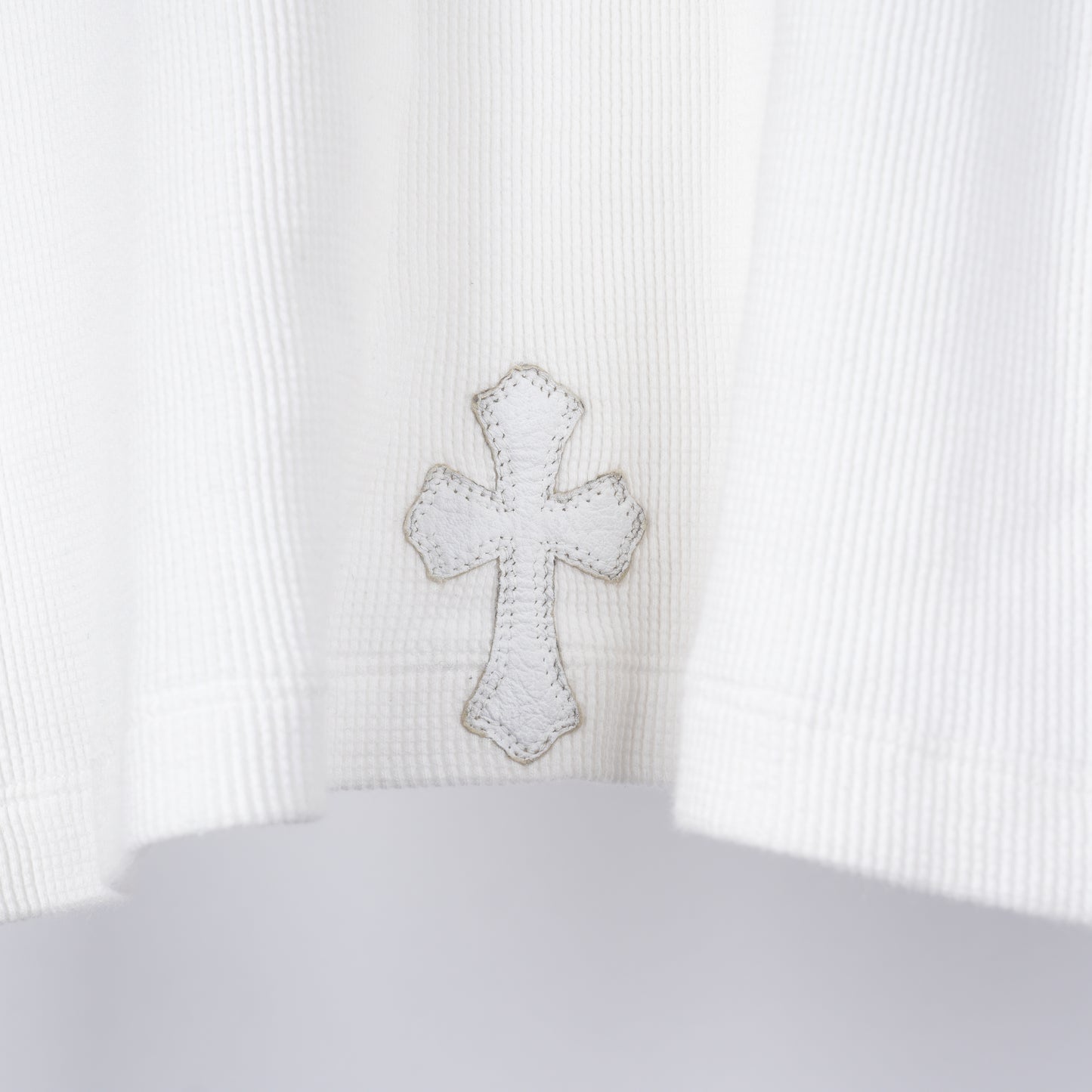 CHROME HEARTS WHITE CROSS PATCH HENLEY THERMAL LONG SLEEVE