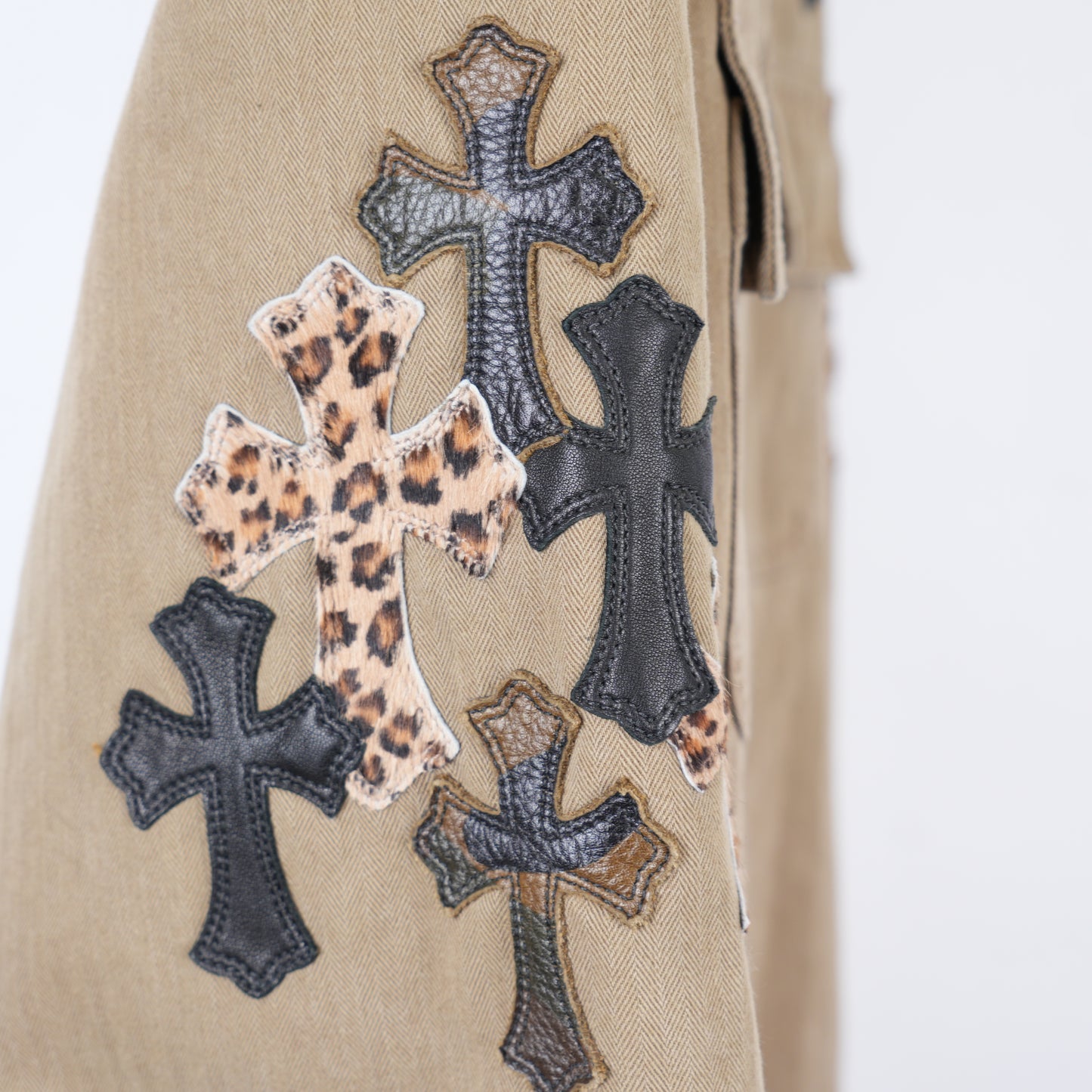 1/1 CHROME HEARTS KHAKI WORK JACKET CROSS PATCH WITH HORSESHOE