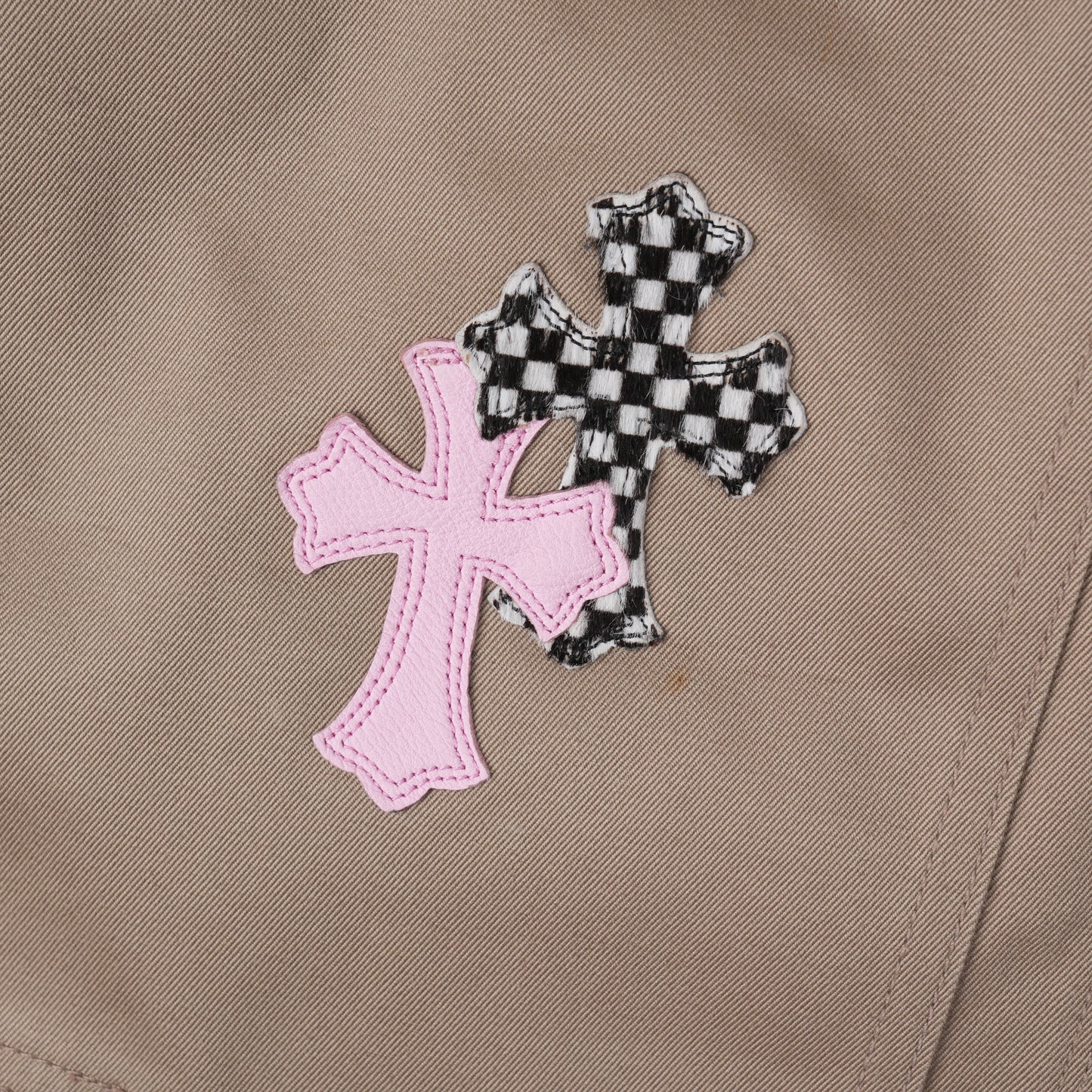 TAN/PINK CROSS PATCH CARPENTER PANTS