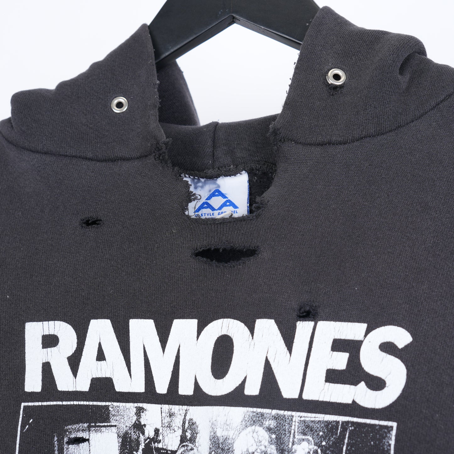 VINTAGE RAMONES THRASHED HOODIE
