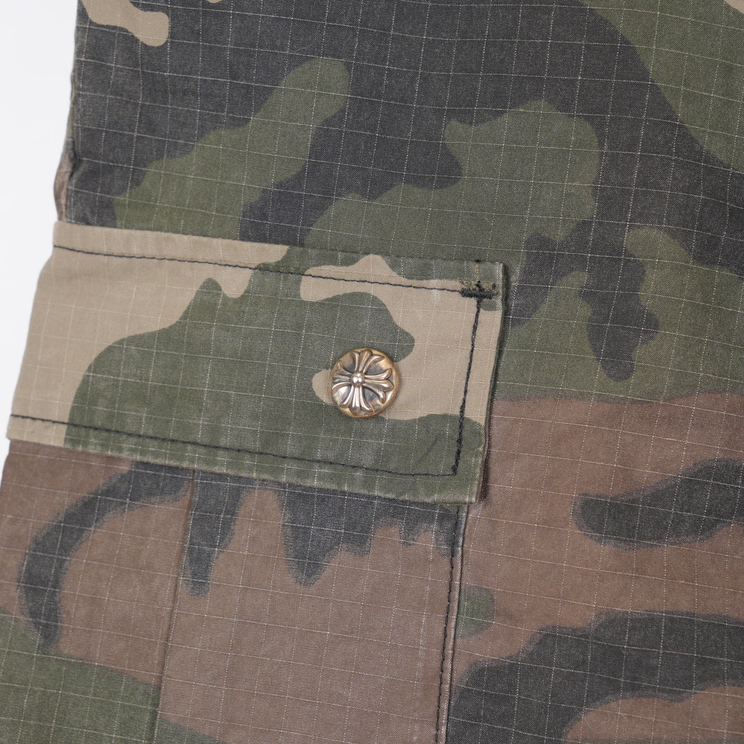 CHROME HEARTS DEVIL DOG CAMO CARGO SHORTS