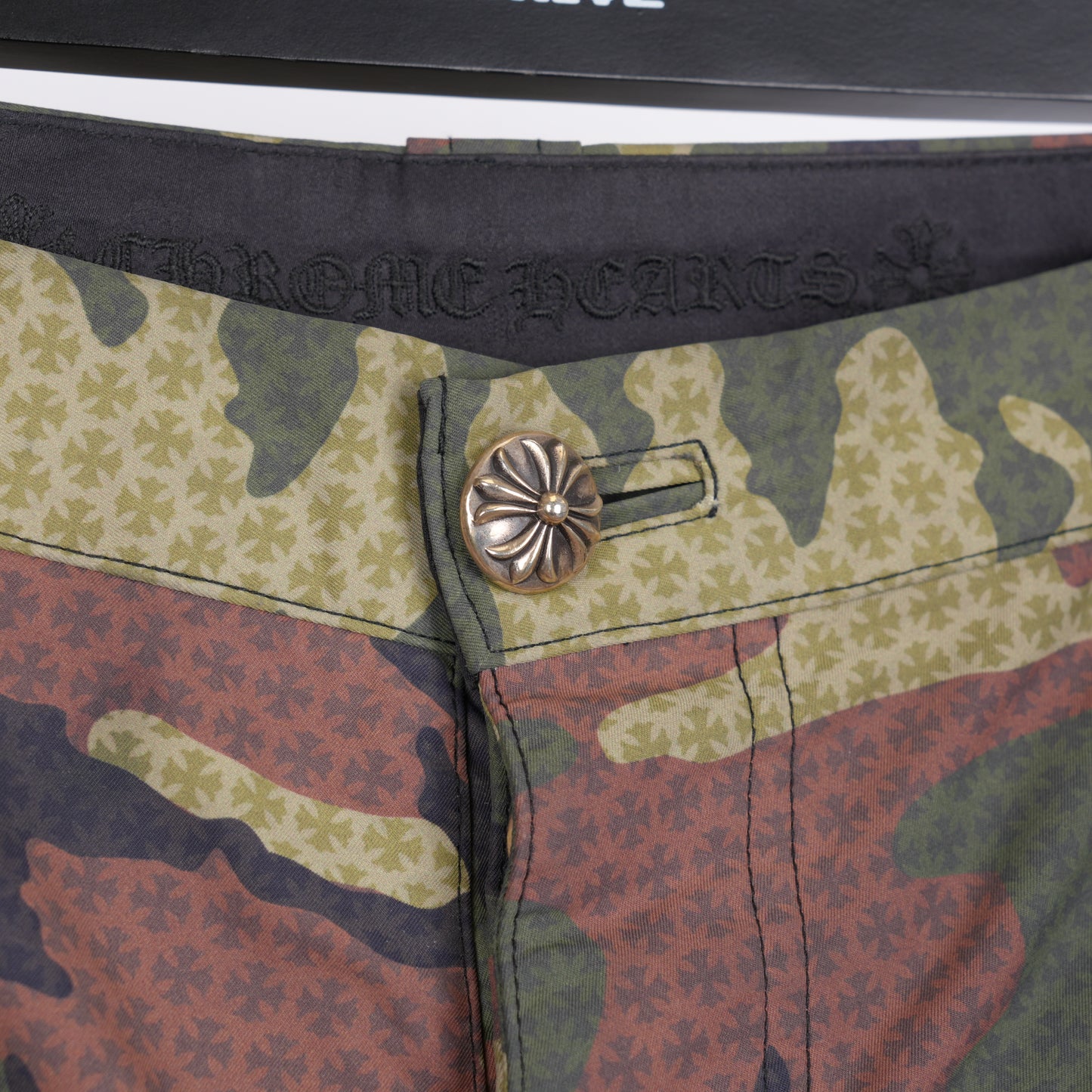 CHROME HEARTS CAMOUFLAGE MONOGRAM DOUBLE KNEE PANTS
