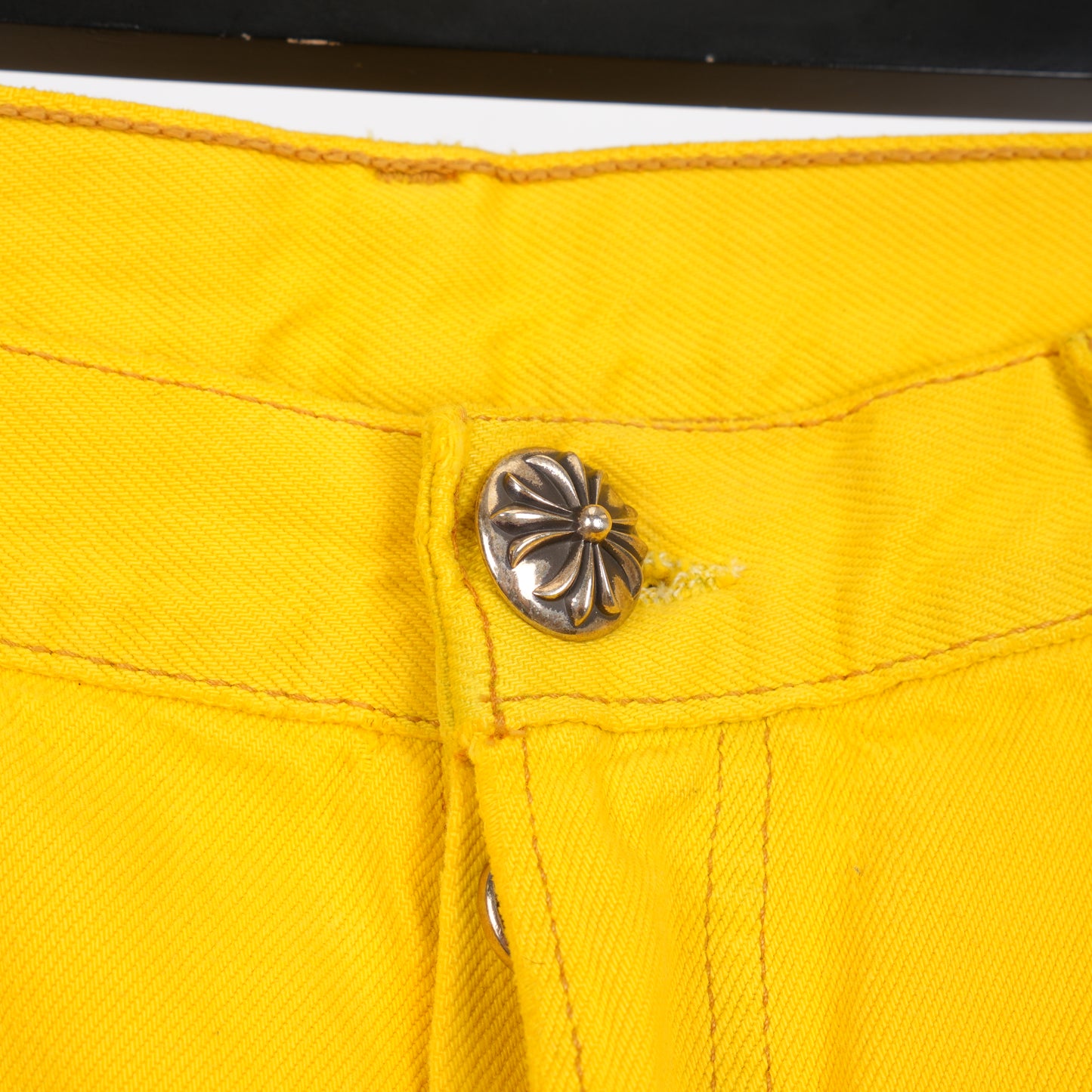 CHROME HEARTS YELLOW FLOODED PATCH LEVIS DENIM