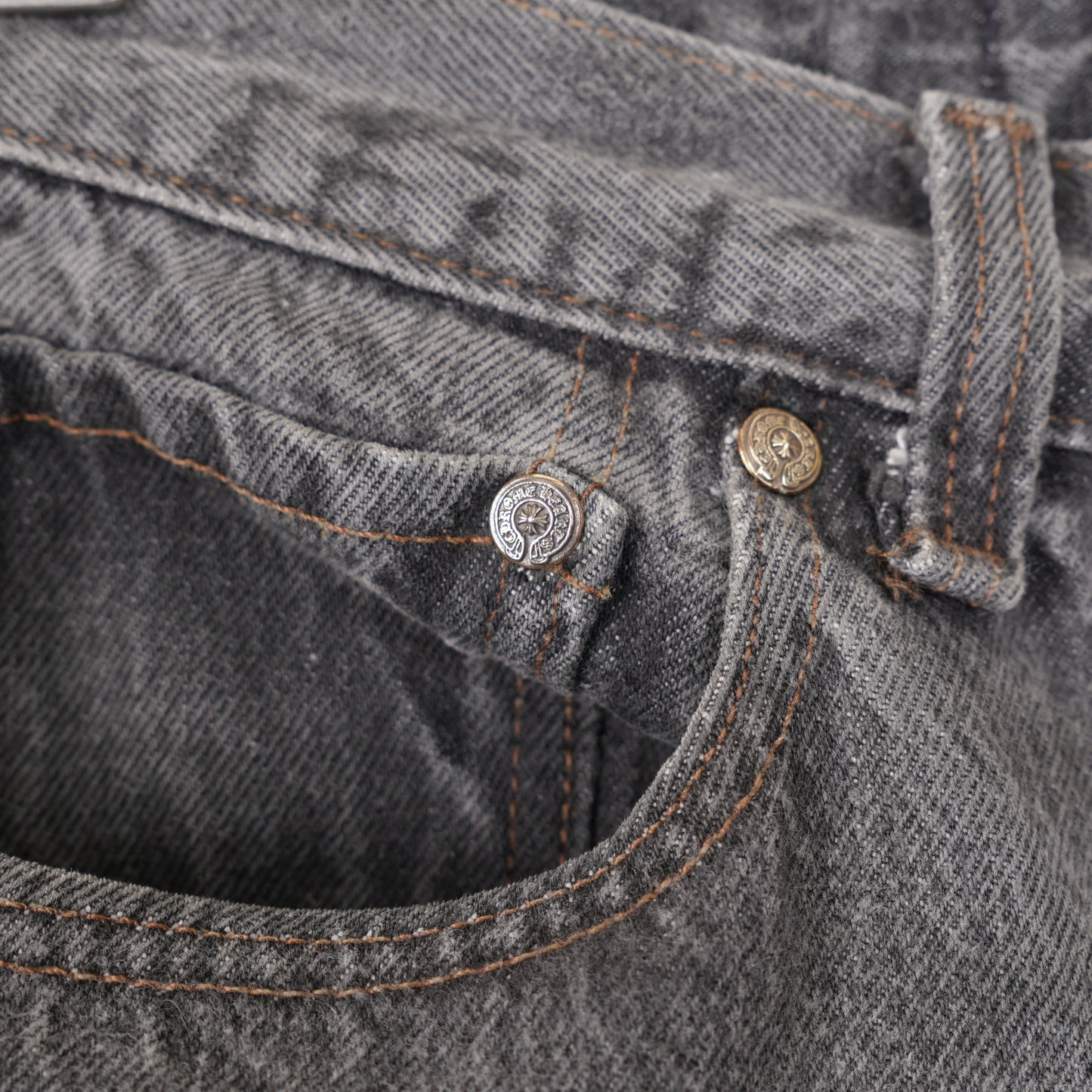CHROME HEARTS BLACK CROSS PATCH 501 GREY LEVI'S DENIM
