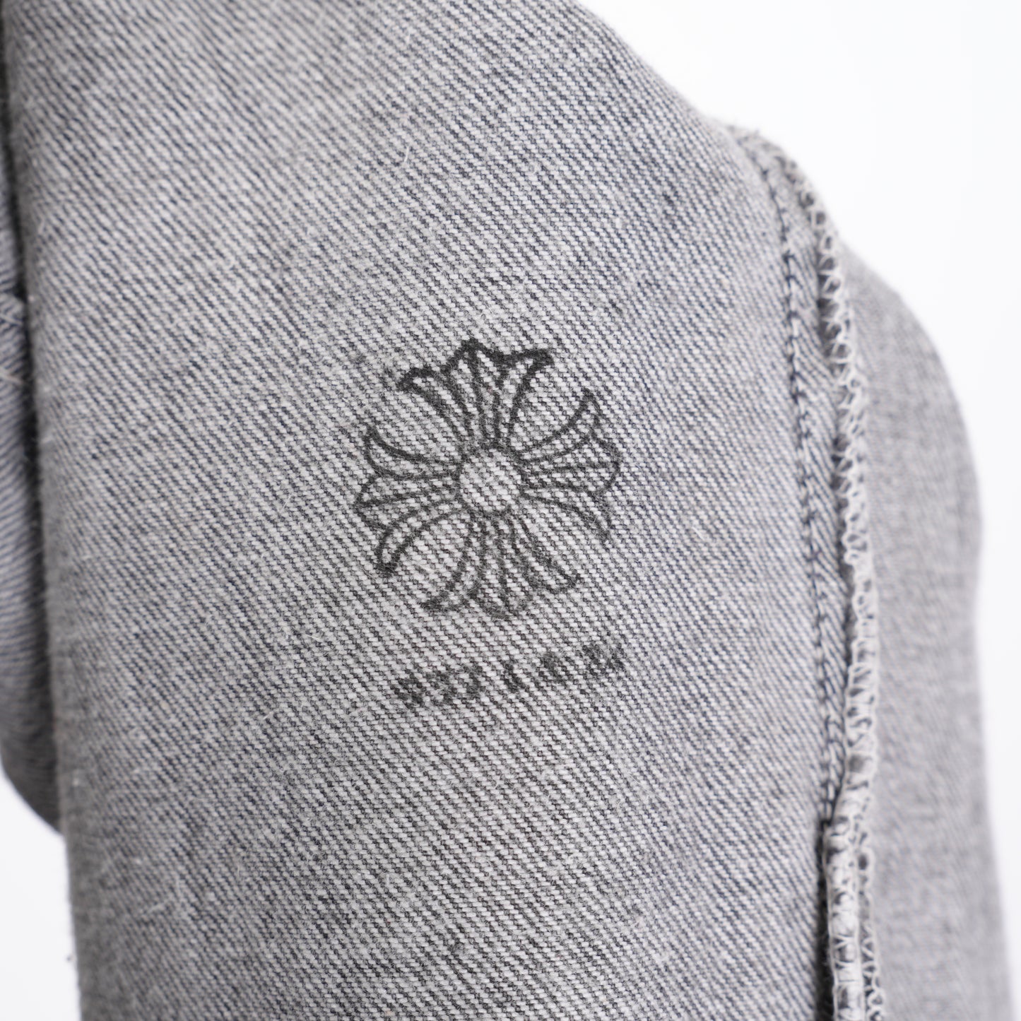 CHROME HEARTS BLACK CROSS PATCH 501 GREY LEVI'S DENIM