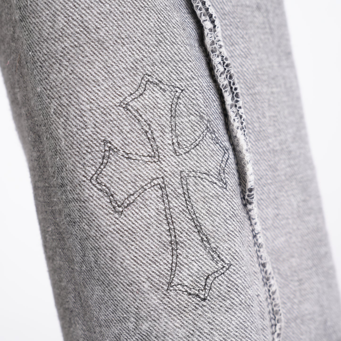 CHROME HEARTS BLACK CROSS PATCH 501 GREY LEVI'S DENIM