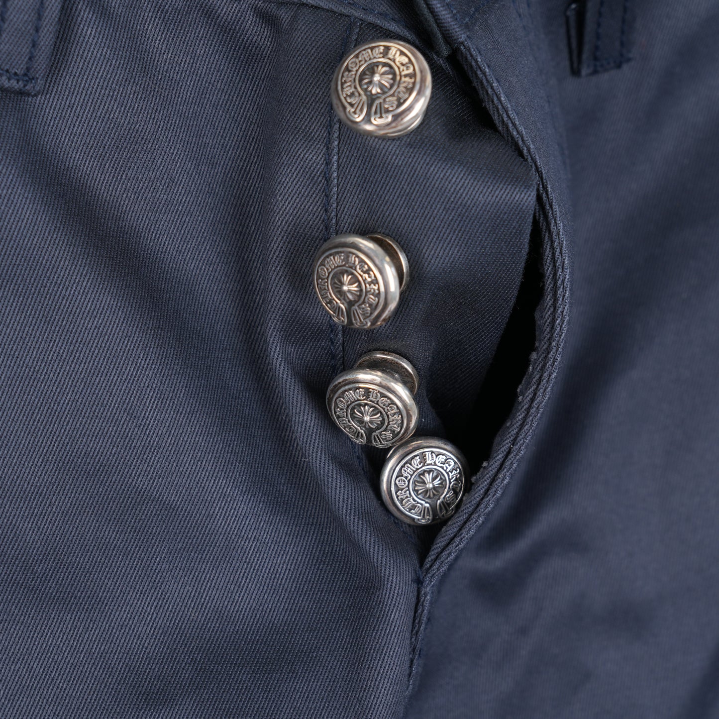 CHROME HEARTS NAVY CROSS PATCH CHINOS