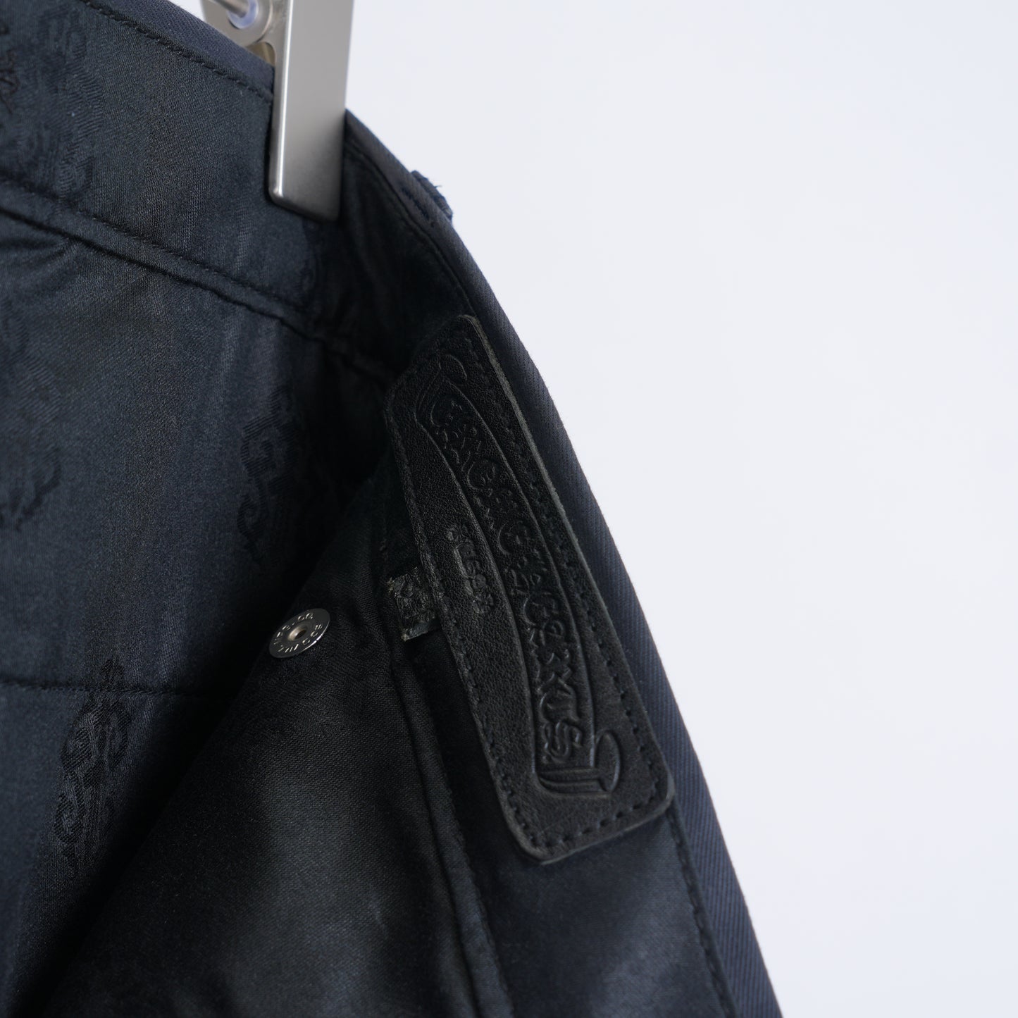 CHROME HEARTS NAVY CROSS PATCH CHINOS