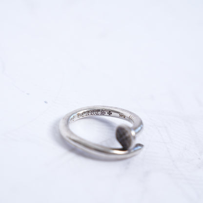 NAIL RING