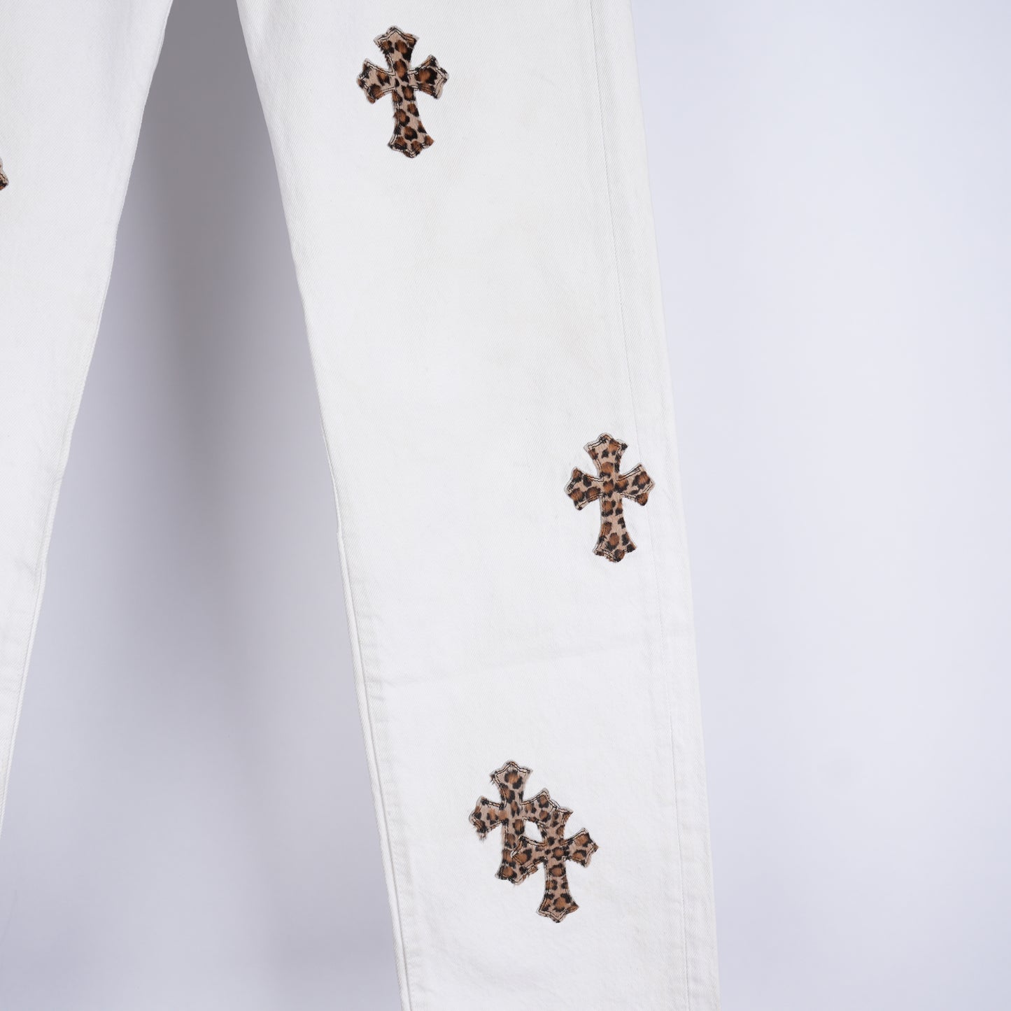 CHROME HEARTS CHEETAH PATCH LEVIS SZ 28