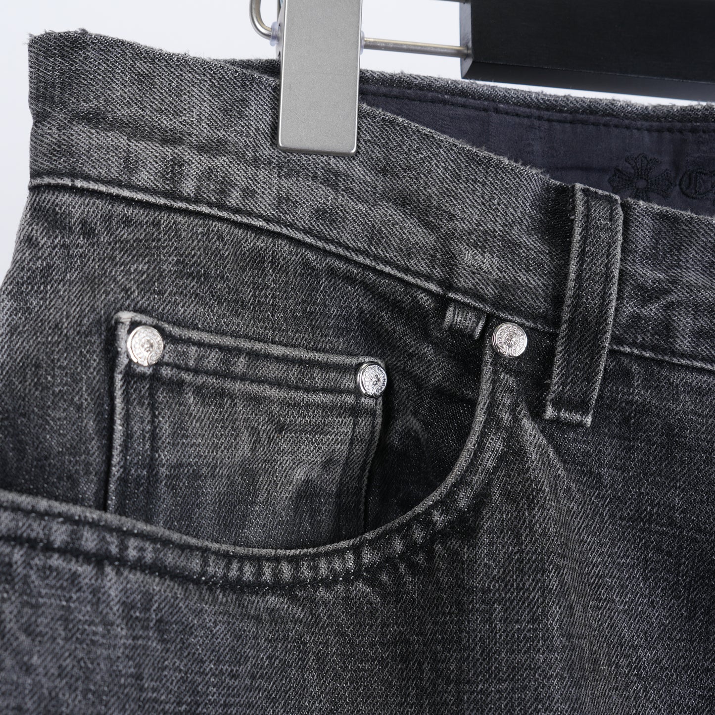 CHROME HEARTS RED AND BLACK CROSS PATCH DRAKE DENIM