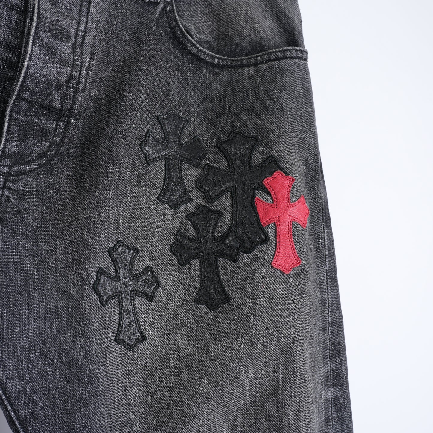 CHROME HEARTS RED AND BLACK CROSS PATCH DRAKE DENIM