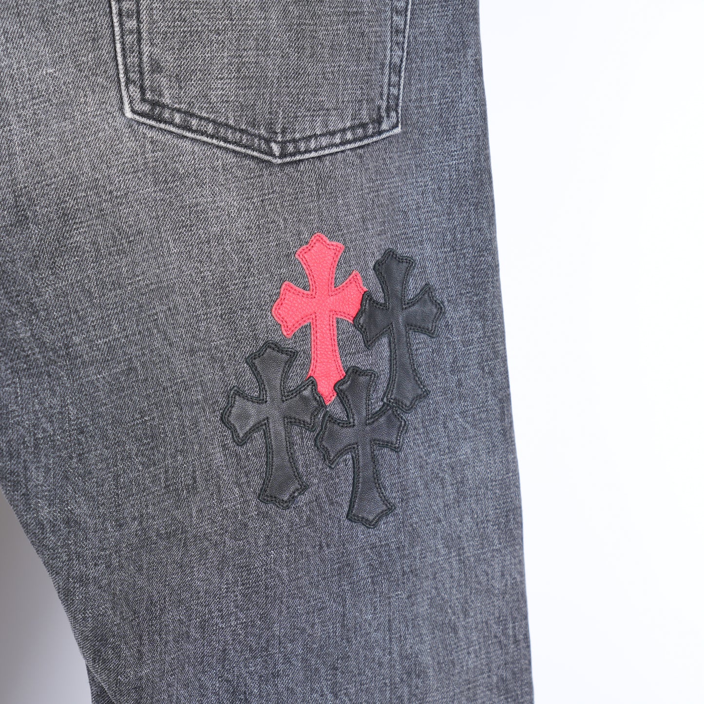 CHROME HEARTS RED AND BLACK CROSS PATCH DRAKE DENIM