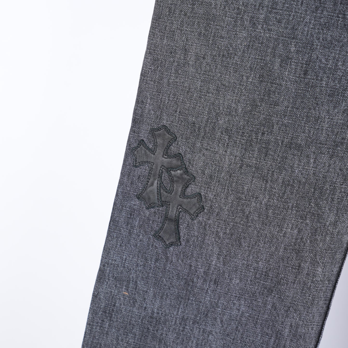 CHROME HEARTS RED AND BLACK CROSS PATCH DRAKE DENIM