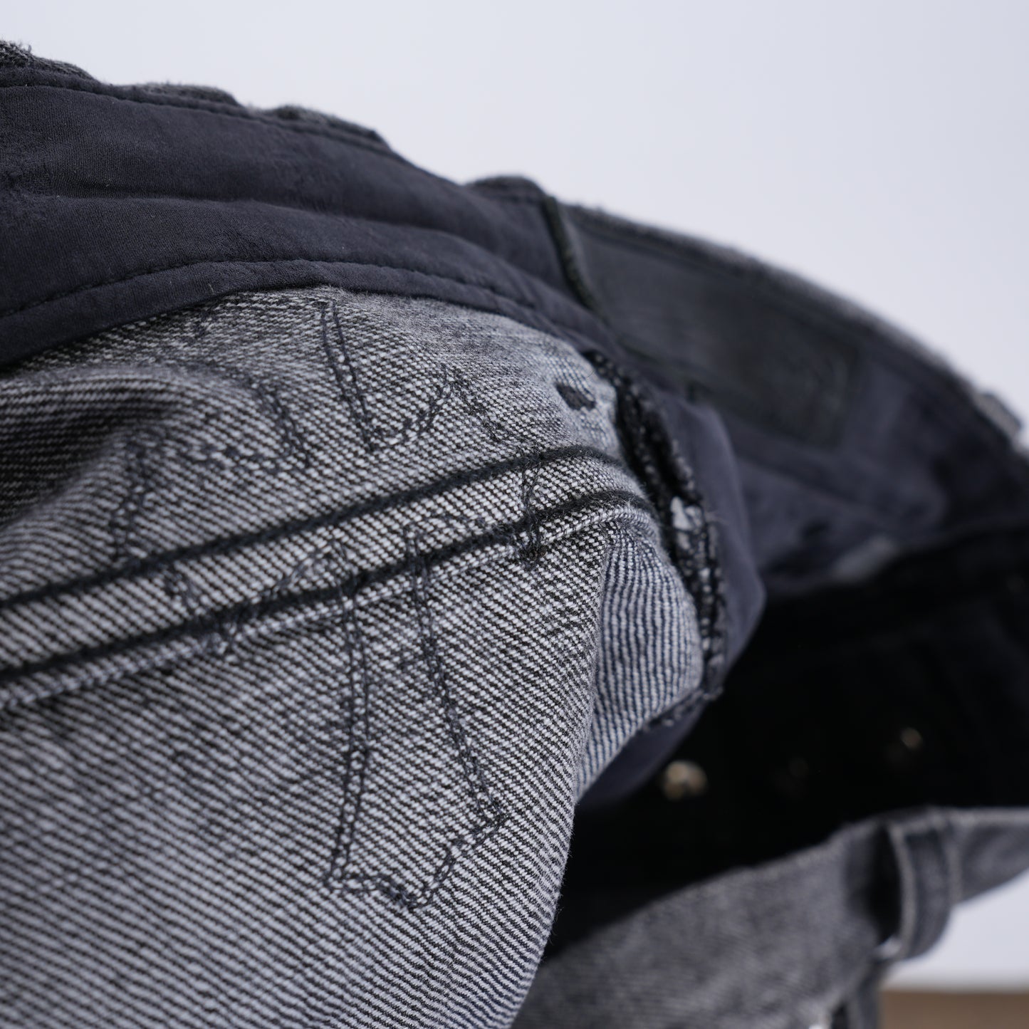 CHROME HEARTS RED AND BLACK CROSS PATCH DRAKE DENIM