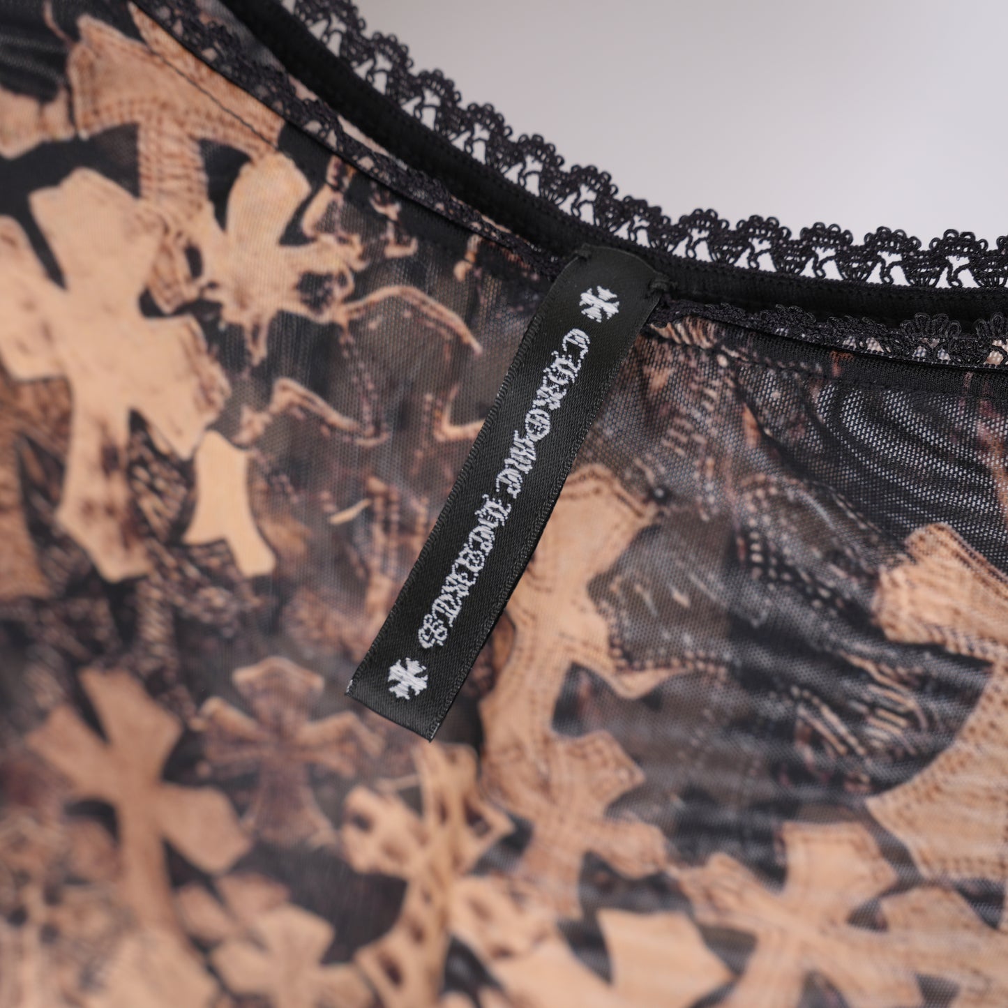 CHROME HEARTS ALLOVER FLOODED CROSS PRINT TOP