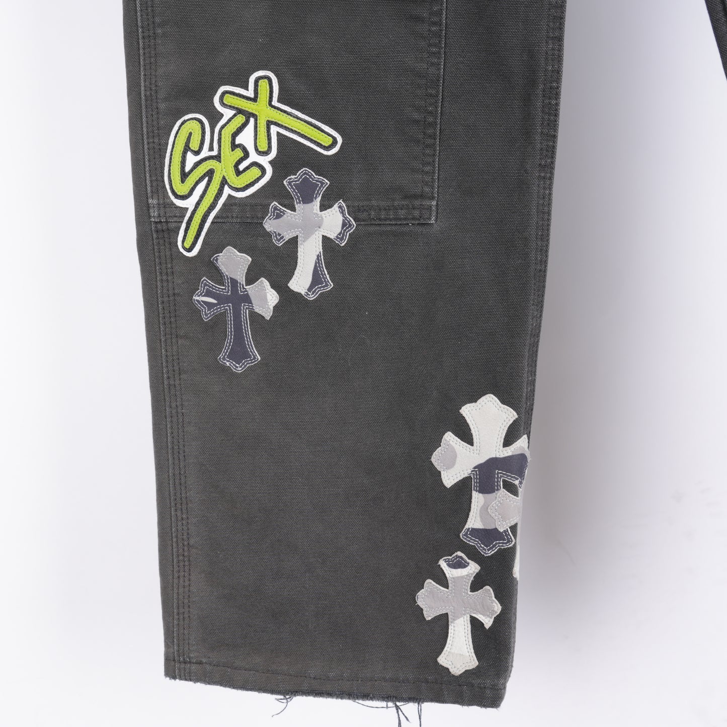 CHROME HEARTS SEX RECORDS DOUBLE KNEE CARPENTERS WHITE CAMO PATCH