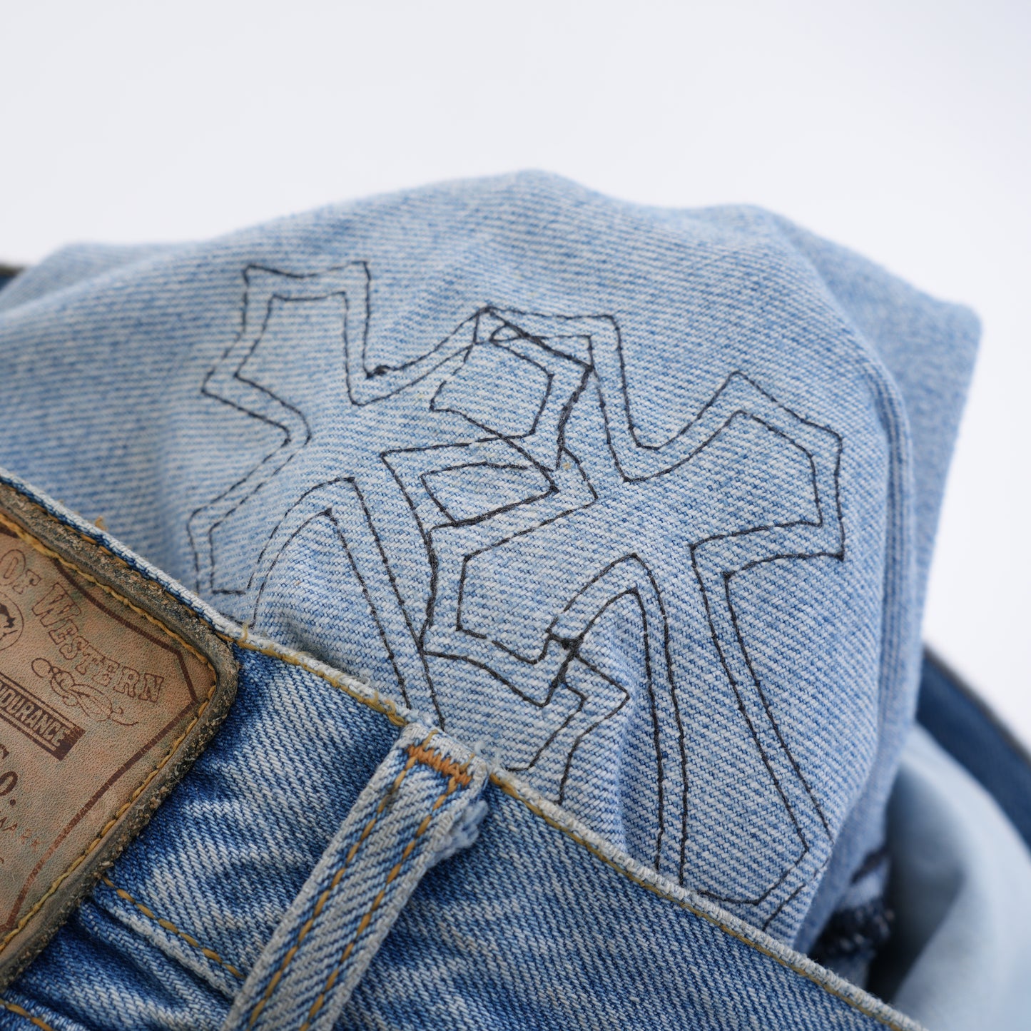 CHROME HEARTS VINTAGE CEMETERY PATCH LIGHT BLUE BIG STAR DENIM