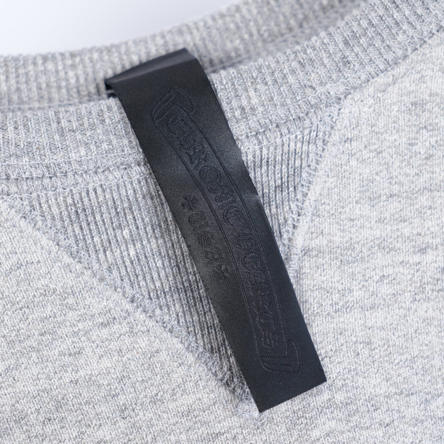 CH CEMETERY BLACK PATCH HEATHER GREY CREWNECK
