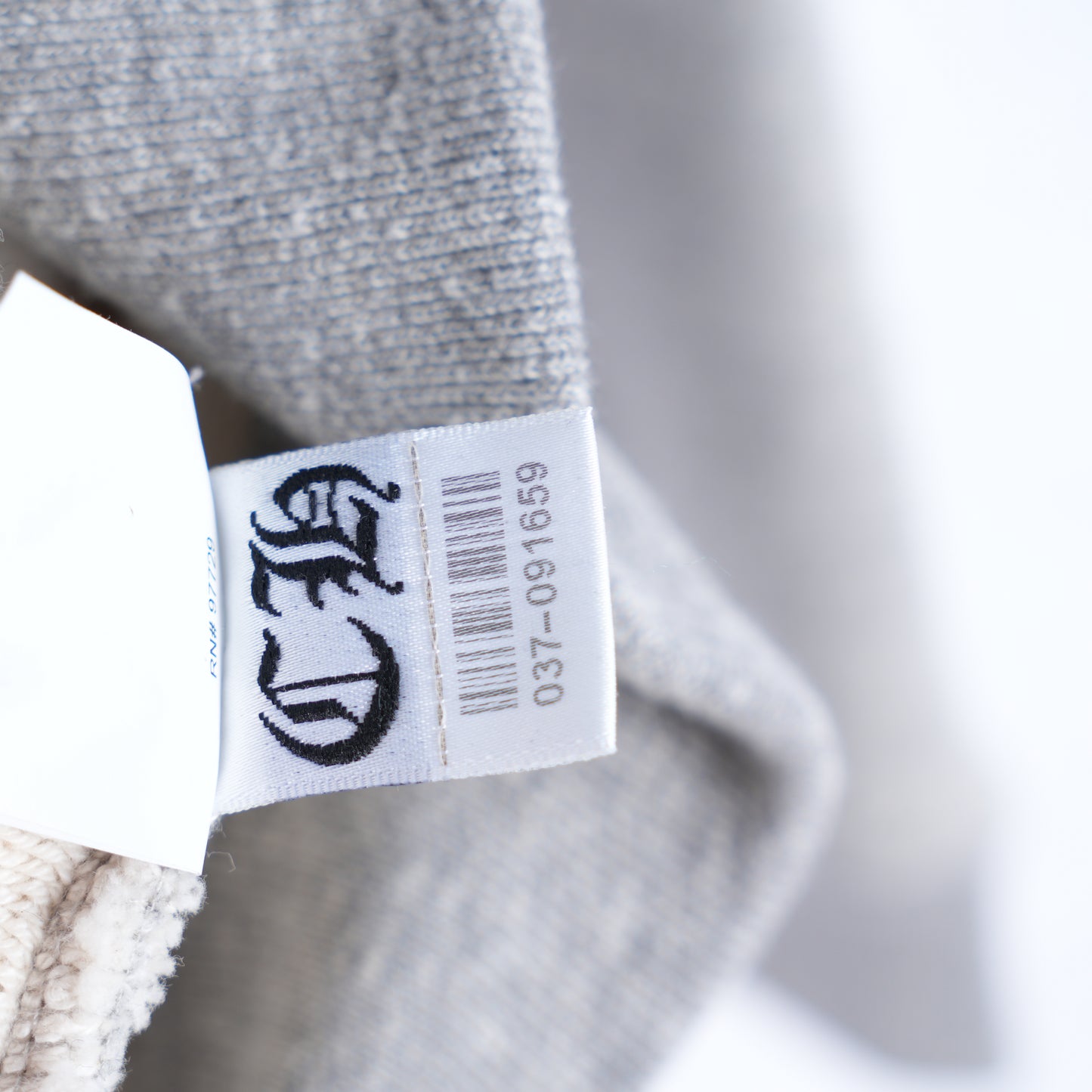 CH CEMETERY BLACK PATCH HEATHER GREY CREWNECK