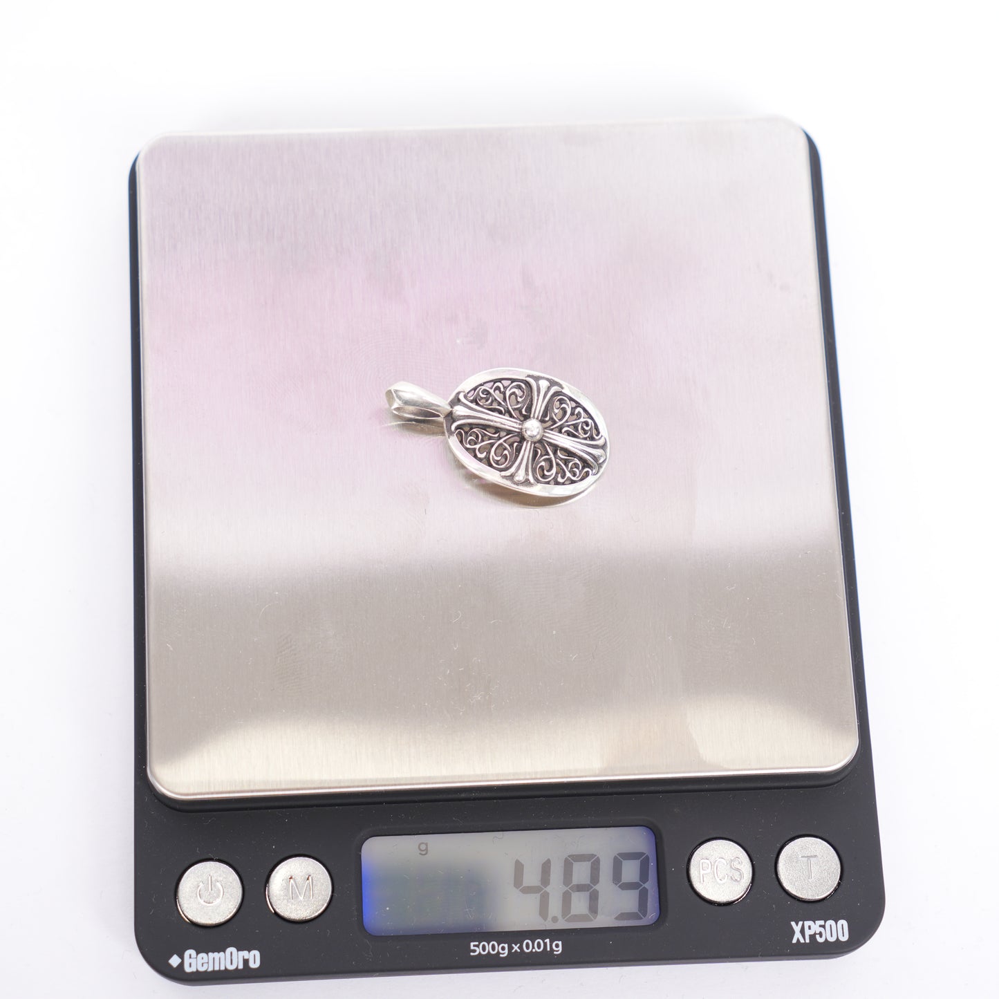 CHROME HEARTS OVAL CROSS PENDANT