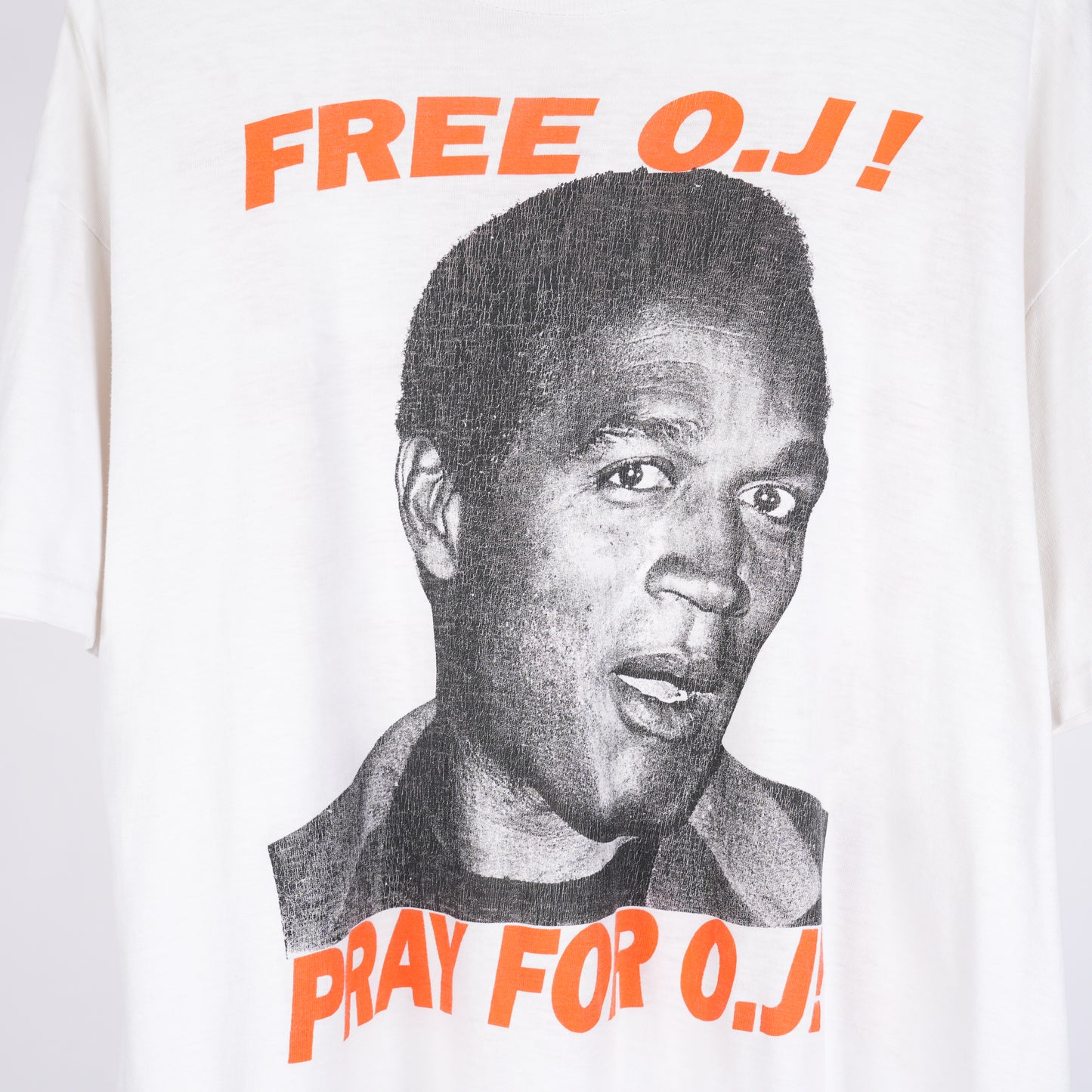 1990S FREE OJ! PRAY FOR O.J. DON'T SQUEEZE THE JUICE WHITE T-SHIRT