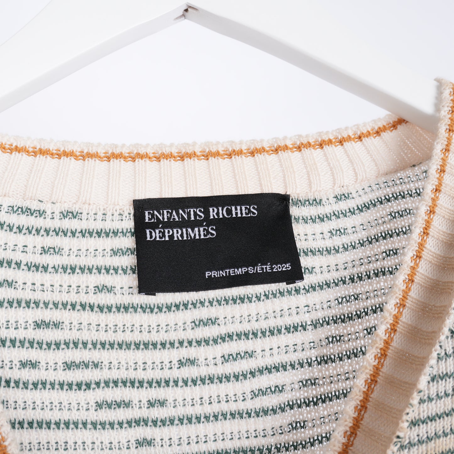 ERD Enfants Riches Déprimés HERE COMES ALICE DISTRESSED V NECK