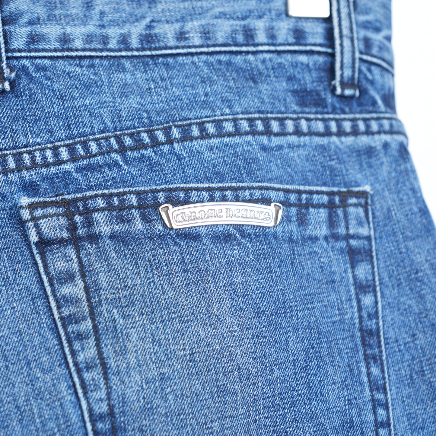 CHROME HEARTS BROWN AND WHITE PATCH DENIM