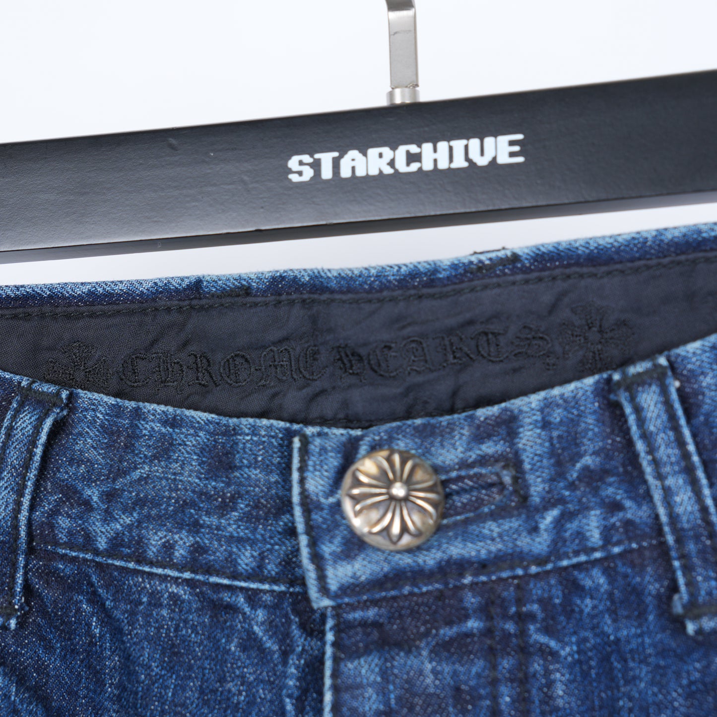 CHROME HEARTS BROWN AND WHITE PATCH FLEUR KNEE DENIM