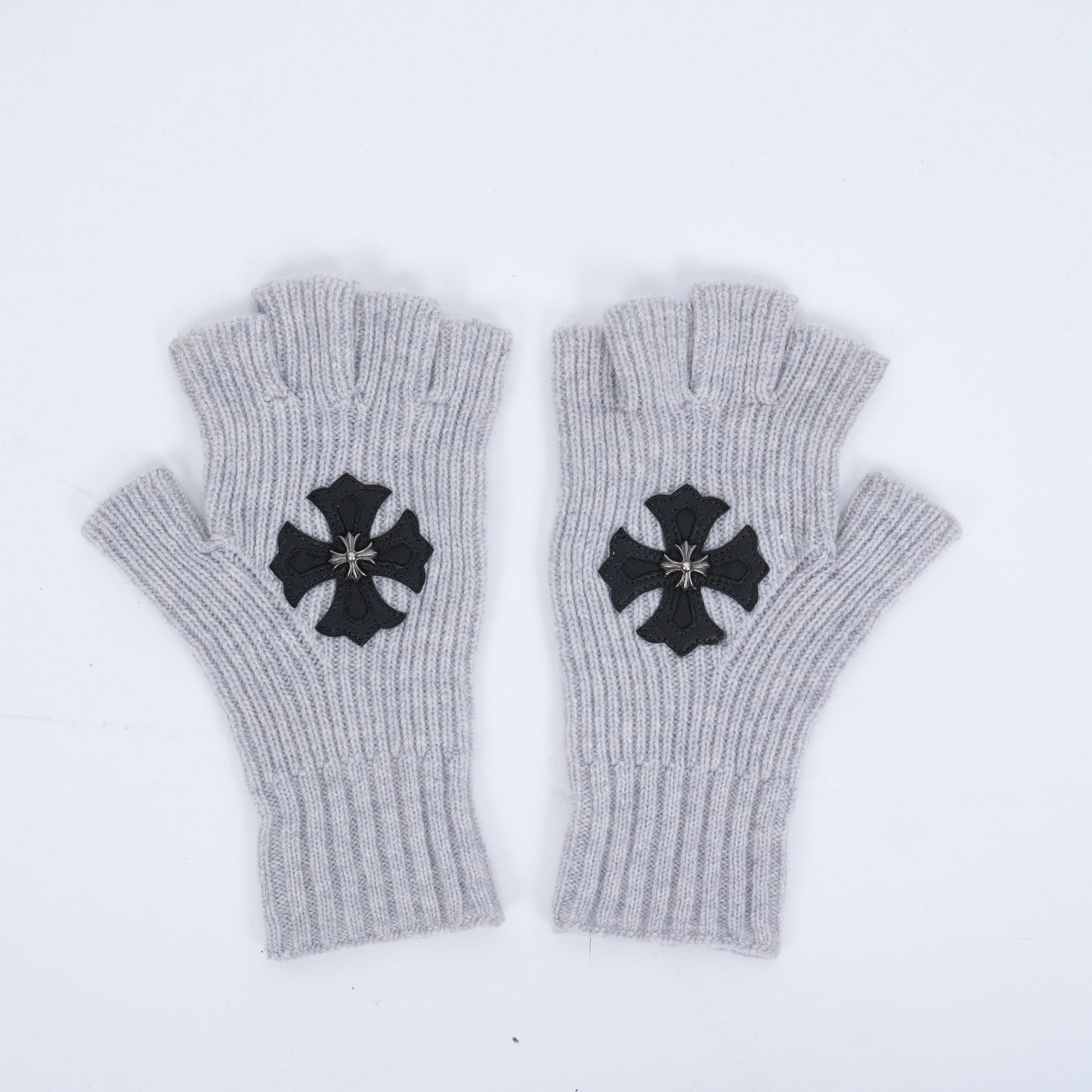CHROME HEARTS GREY CROSS GLOVES