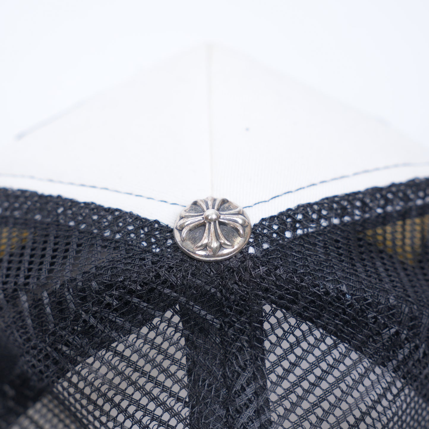 CHROME HEARTS WHITE TRUCKER HAT