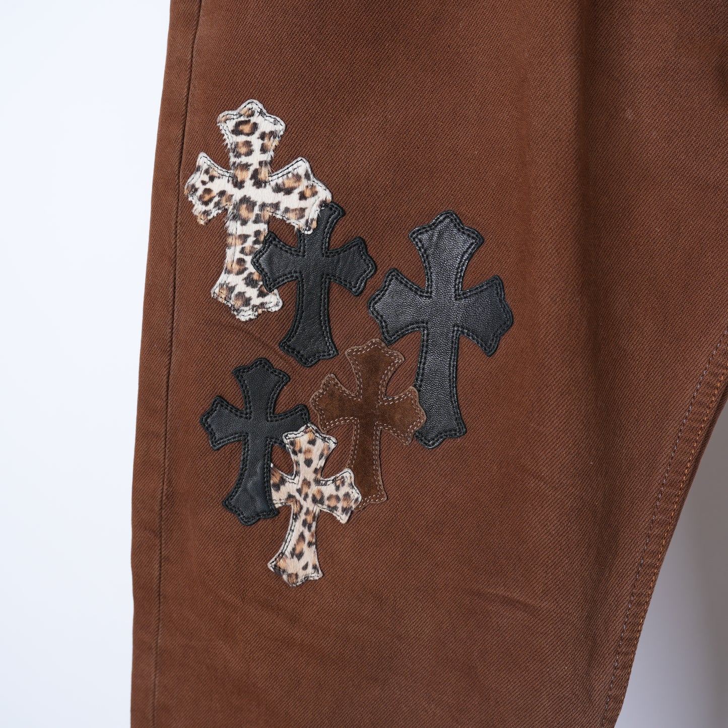 BROWN NYFW LEVI JEANS