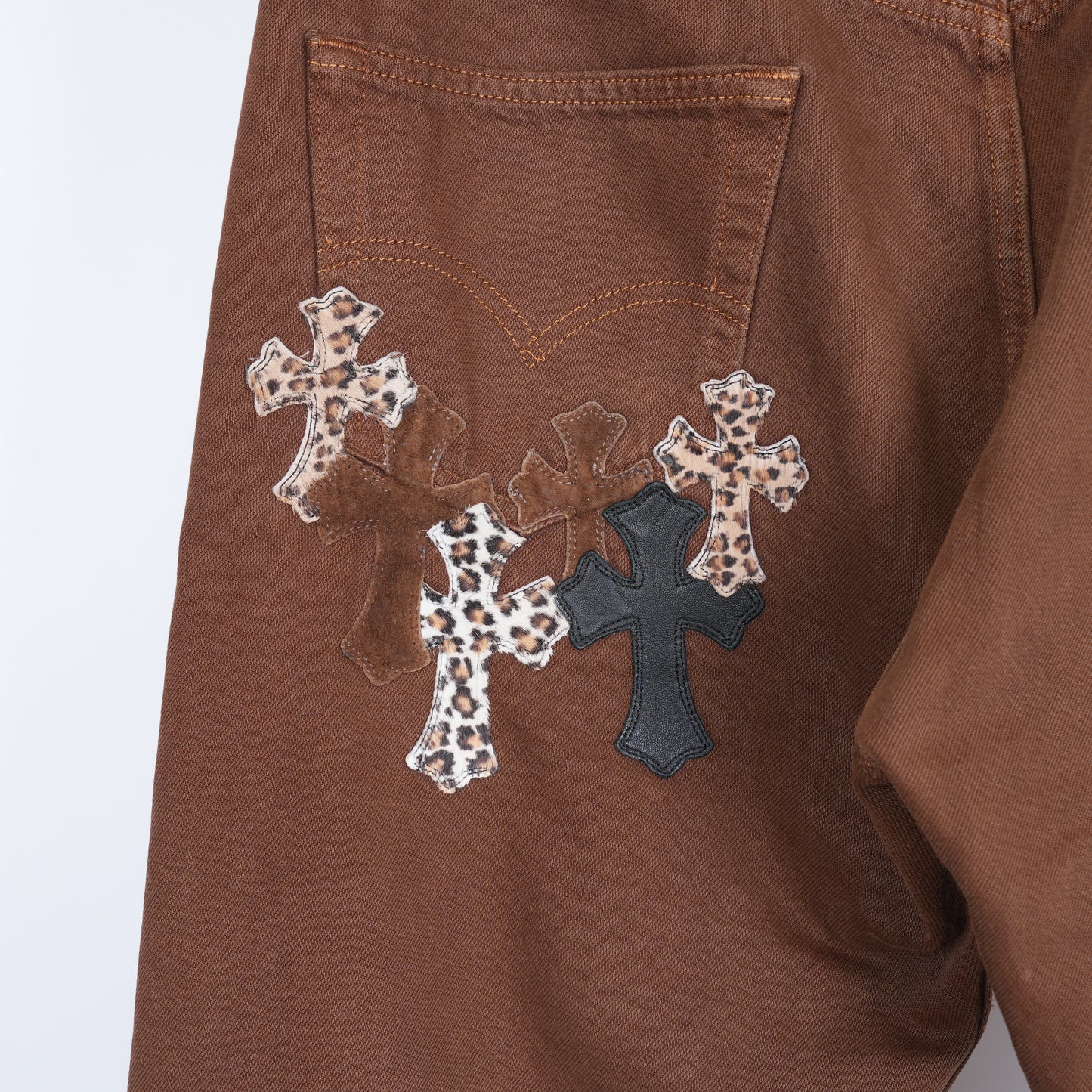 BROWN NYFW LEVI JEANS