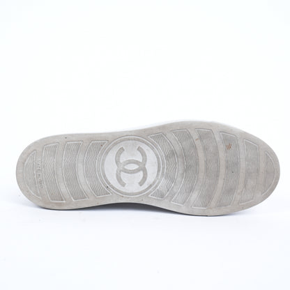 CHANEL LOGO SNEAKERS