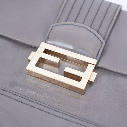 VINTAGE FENDI BAGUETTE BAG