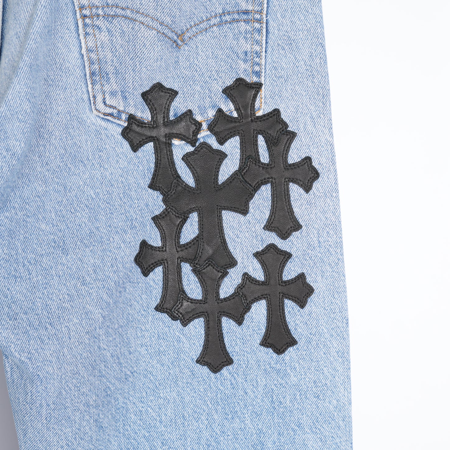 CHROME HEARTS BLACK PATCH LIGHT WASH LEVIS 505