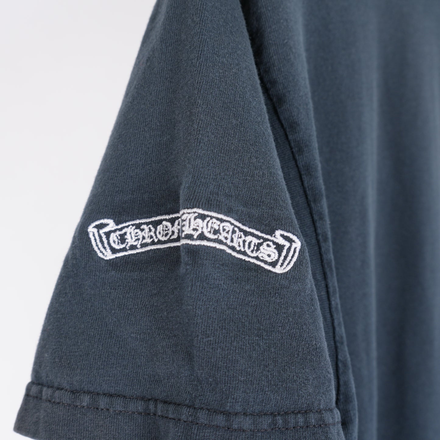 CHROME HEARTS VINTAGE EMBROIDERED CROSS POCKET TEE