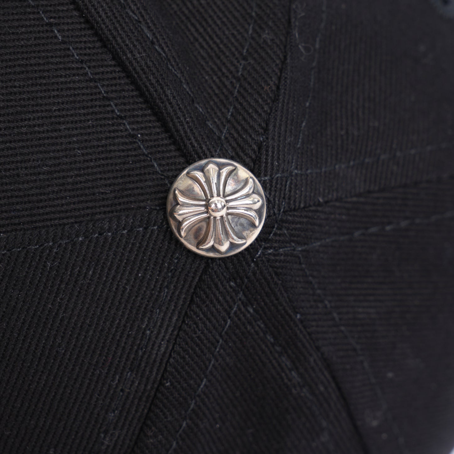 CHROME HEARTS HORSESHOE CROSS HAT