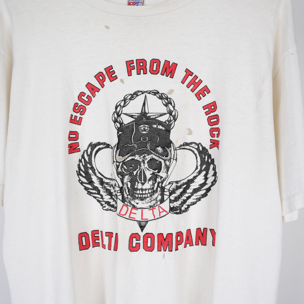 VINTAGE DELTA COMPANY ‘NO ESCAPE FROM THE ROCK’ TEE