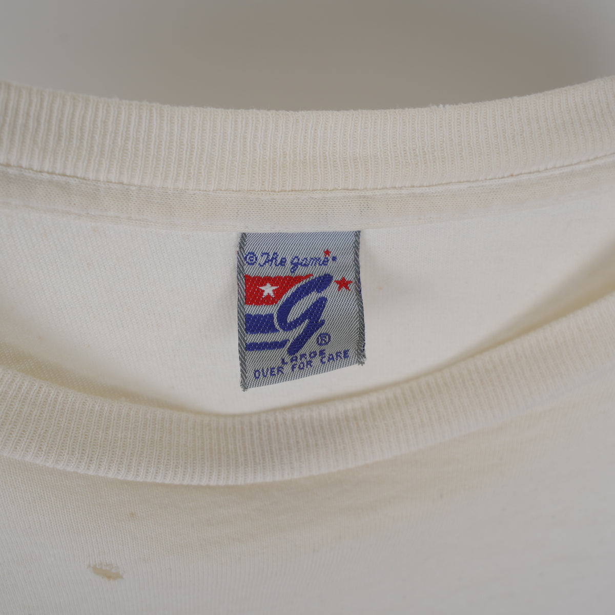 VINTAGE DELTA COMPANY ‘NO ESCAPE FROM THE ROCK’ TEE