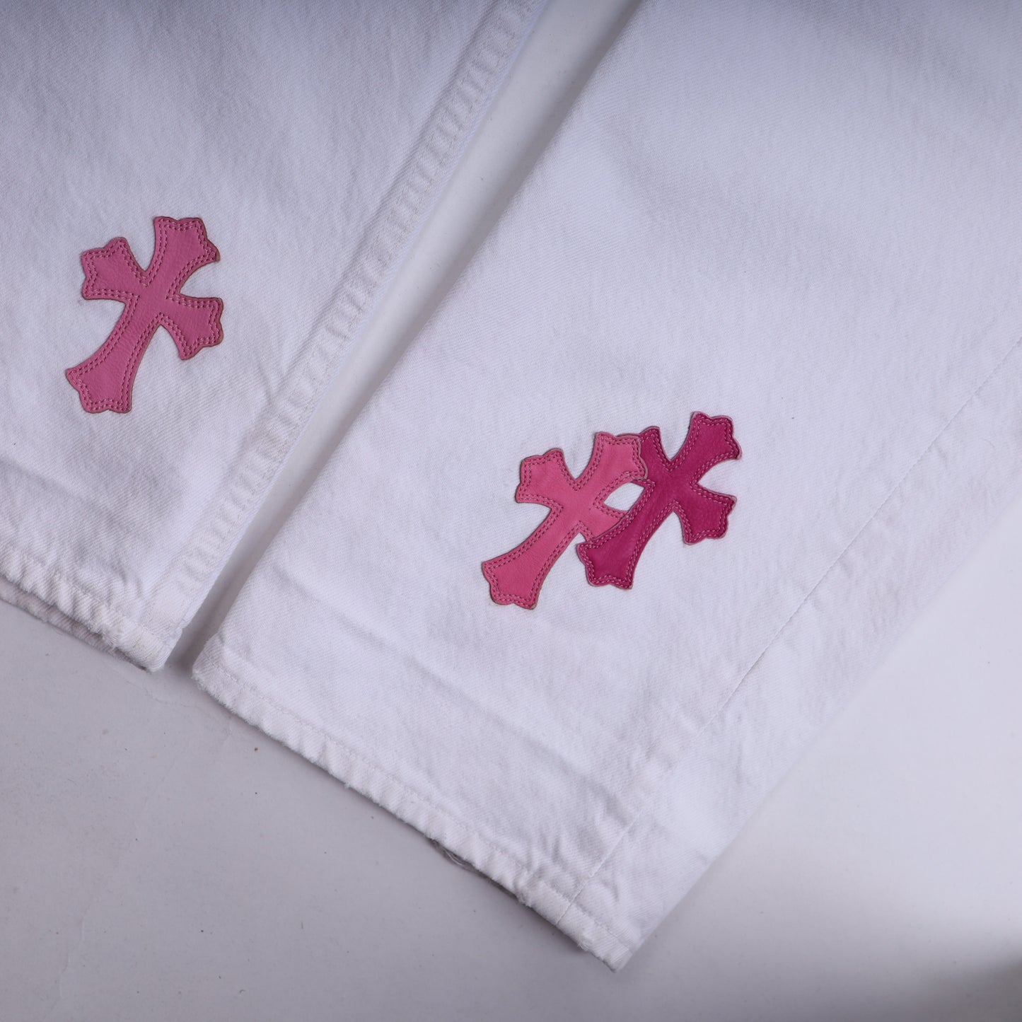 CHROME HEARTS WHITE/PINK PATCH LEVI RHODIUM PLATED