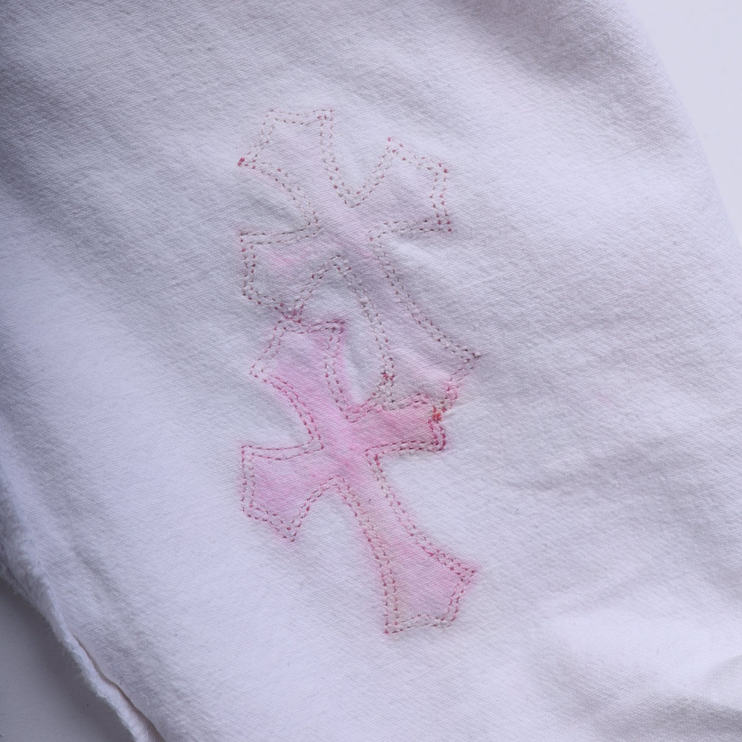 CHROME HEARTS WHITE/PINK PATCH LEVI RHODIUM PLATED